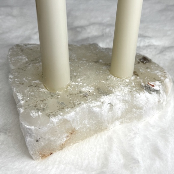 Selenite Natural Stone Candle Holders NWOT Qty 2  White Cream 8 Candles Included - Picture 4 of 8